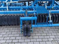 Overseeder  Grass mix plus 5m