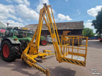 Articulated platforms Custers Tractor Hoogwerker