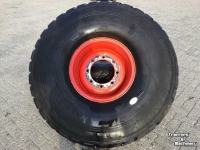 Wheels, Tyres, Rims & Dual spacers Michelin 16.00 R20 op 8 gaats velg