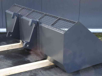 Loading buckets Hofstede Schepbak laadbak opschepbak schep opschep laad bak Rechte achterwand doorkijk