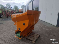 Sawdust spreader for boxes Flingk KSS 1015