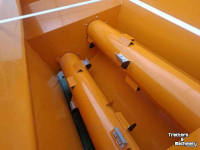 Sawdust spreader for boxes Flingk KSS 1015