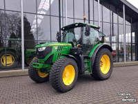 Tractor John Deere 6125R   Geveerde vooras en cabine !