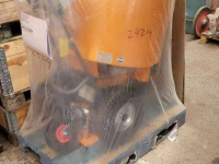 Sawdust spreader for boxes Flingk SE 250