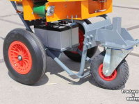 Sawdust spreader for boxes Flingk SE 250
