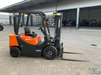 Forklift Doosan D25 GP Plus  ALS NIEUW!