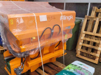 Sawdust spreader for boxes Flingk KSS 1015.  Nieuw