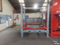 Other conveying equipment and accessories Mechatec stand alone Kistenstapelaar