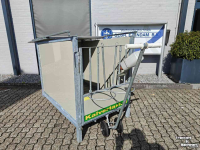 Calf hutches  kalvertaxi