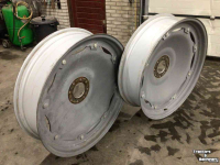 Wheels, Tyres, Rims & Dual spacers Titan W 10-38
