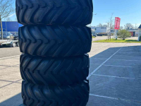 Wheels, Tyres, Rims & Dual spacers Michelin 480/80R26 XMCL op 12 gaats JCB velgen