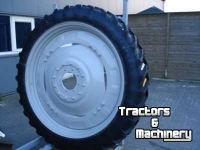Wheels, Tyres, Rims & Dual spacers Alliance 11.2 R54 of 270/95 R54 of 11,2 R54 OP VOORRAAD!