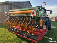 Seed drill  Pennen frees met amazone zaaimachine