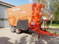 Vertical feed mixer Trioliet Solomix SM24TD met RVS binnenkant
