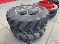 Wheels, Tyres, Rims & Dual spacers  Dubbellucht 16.9 - R34  5 ster molcon