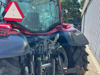 Tractor Valtra N121