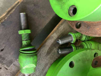 Diverse used spare-parts Merlo 4x Merlo RRE 4.8 eindvertraging plus aandrijfas