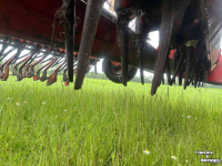 Seed Drill Combination Lely 300-33 en accord pneumatische zaaimachine