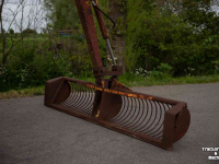 Mowing arm with mowing bucket Herder Slootarm