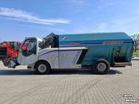 Self-propelled feed mixer Storti Greyhound 180