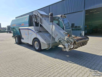Self-propelled feed mixer Storti Greyhound 180