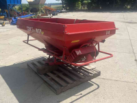 Fertilizer spreader Lely Lely Centerliner 1600