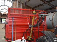 Silage-block distribution wagon Schuitemaker S30