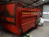 Silage-block distribution wagon Schuitemaker S30