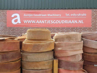 Other irrigation equipment and accessories  Diverse gebruikte beregeningsslangen en sproeiers
