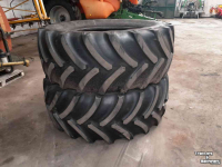 Wheels, Tyres, Rims & Dual spacers Good Year 650/65R38 en 540/65R28