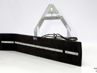 Rubber yard scraper Qmac Rubberschuif met hydraulische schuinverstelling