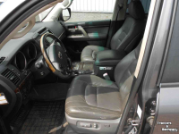 Other transport and industrial equipment and accessories Toyota landcruiser 200 v8