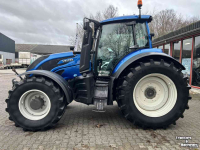 Tractor Valtra T214 Versu