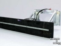 Other livestock equipment and accessories Qmac Modulo Rubber feed scrapers 240cm hook up Mustang