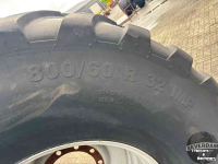 Wheels, Tyres, Rims & Dual spacers Vredestein Flotation 800/60R32