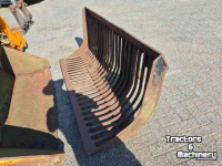 Other earthmoving and heavy equipment and accessories  Puinbak